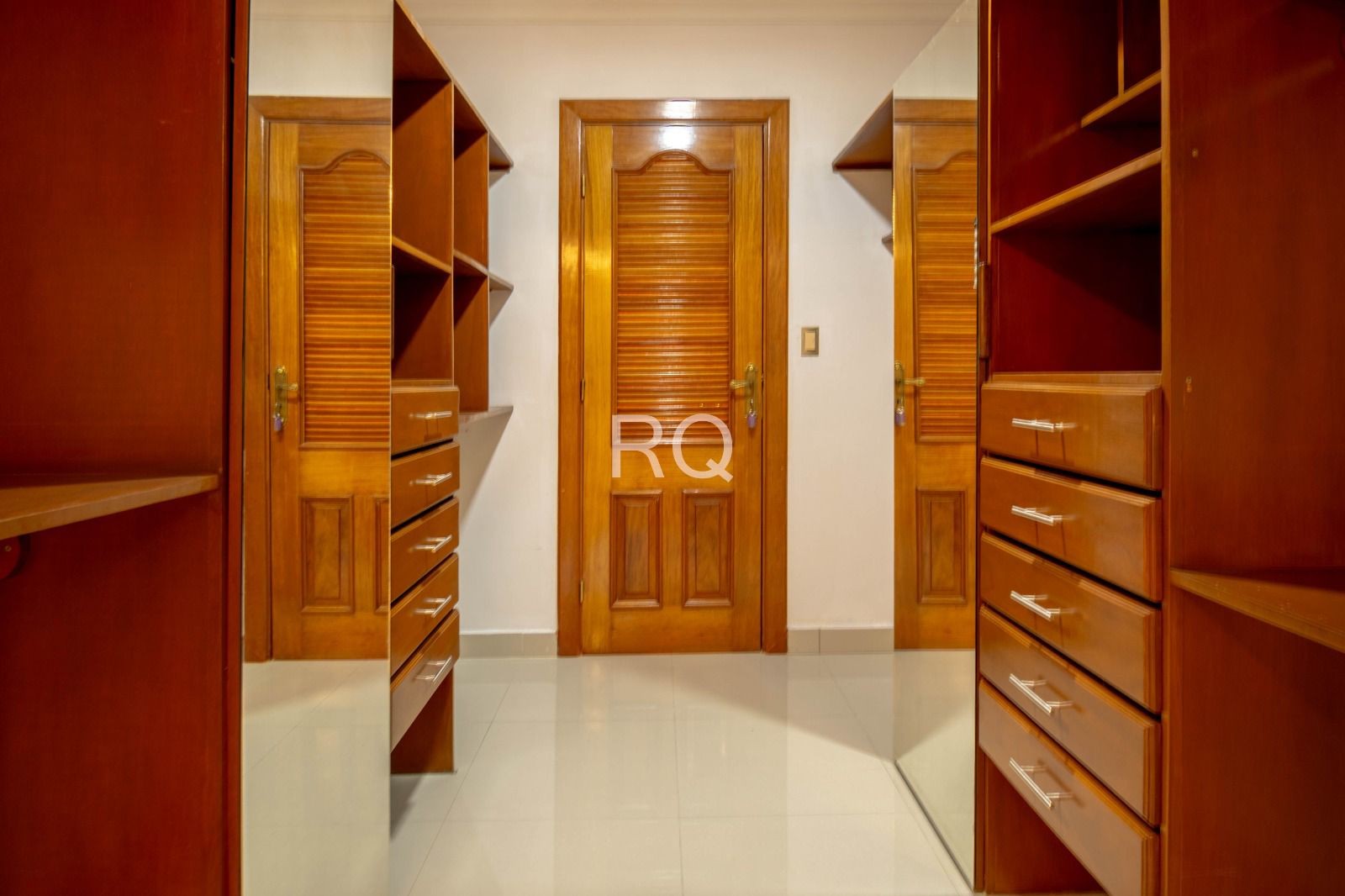 Casa en Urubó en Santa Cruz de la Sierra 6 dormitorios 10 baños 8 parqueos Foto 4