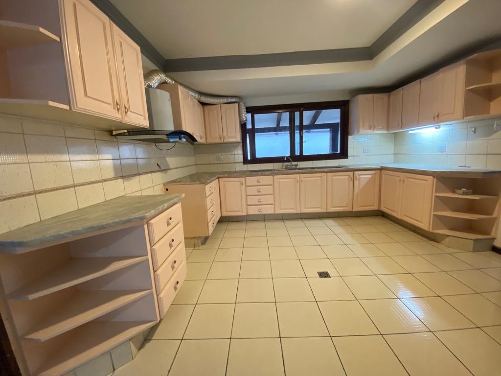 En Alquiler a $us 1,800 Foto 7