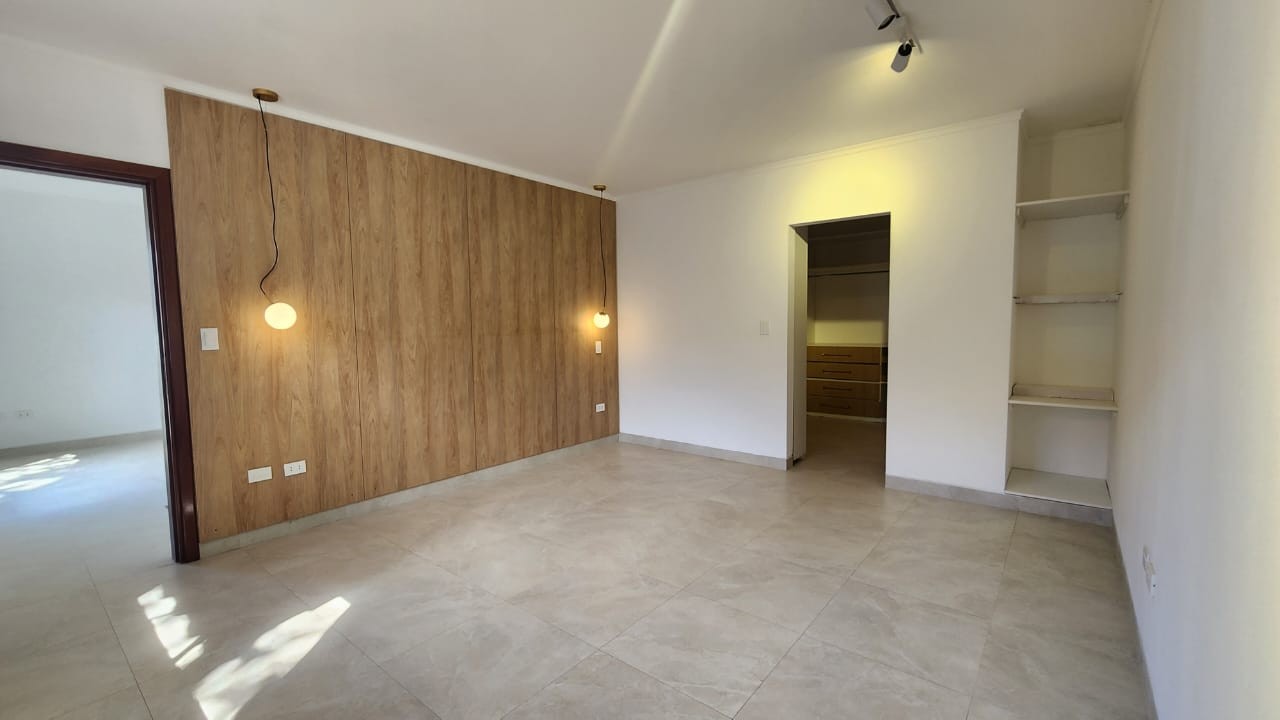Departamento CASA EN VENTA EN BOSQUES DE LA COLINA Foto 10