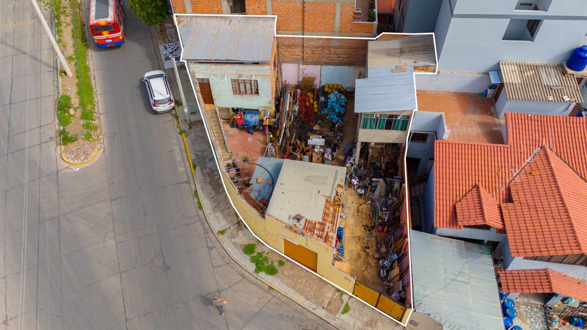 Casa  Av. Los Andes, Esq. Calle Libertad (Av. Siglo XX), a 1 cuadra del Biblioavión de la Av. Suecia. Foto 26