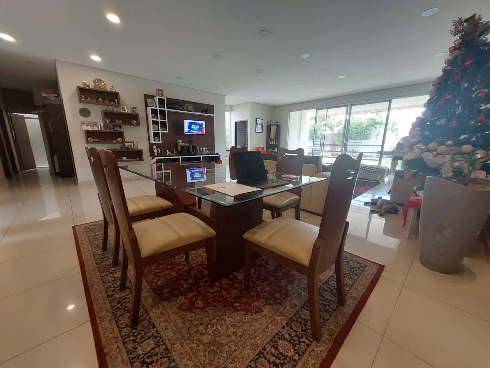 Casa en Entre 4to y 5to anillo Norte en Santa Cruz de la Sierra 4 dormitorios 3 baños 2 parqueos Foto 10