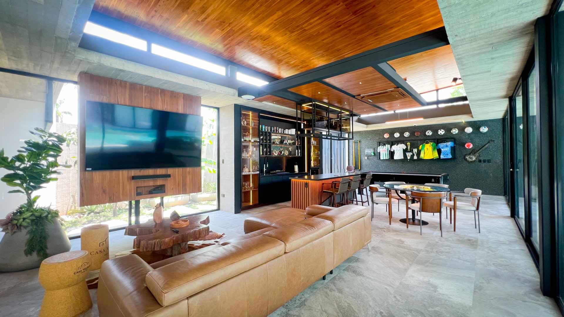 Casa en VentaCONDOMINIO LA HACIENDA DEL URUBO  6 dormitorios 8 baños 8 parqueos Foto 1