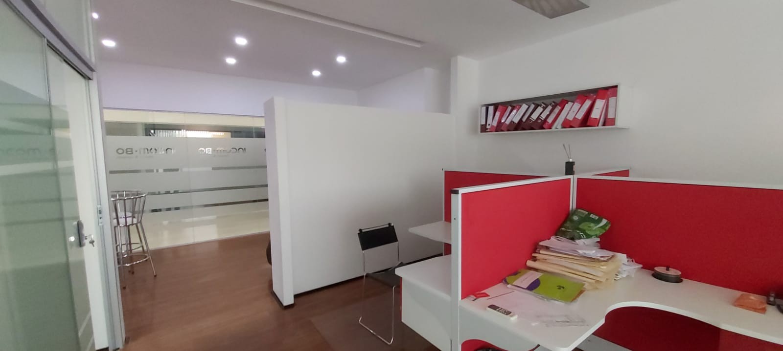 Oficina Edif. Spazio Uno, Av. Beni entre 2do y 3er anillo. Foto 12