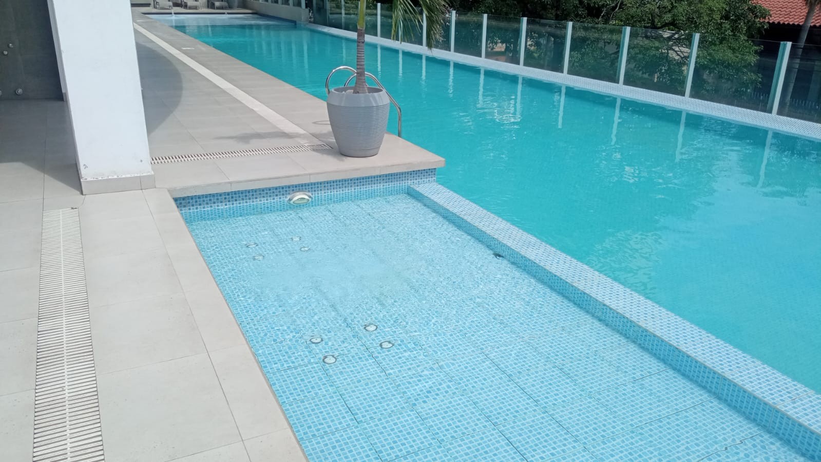 Departamento en Entre 1er y 2do anillo Sur en Santa Cruz de la Sierra 2 dormitorios 2 baños 1 parqueos Foto 2