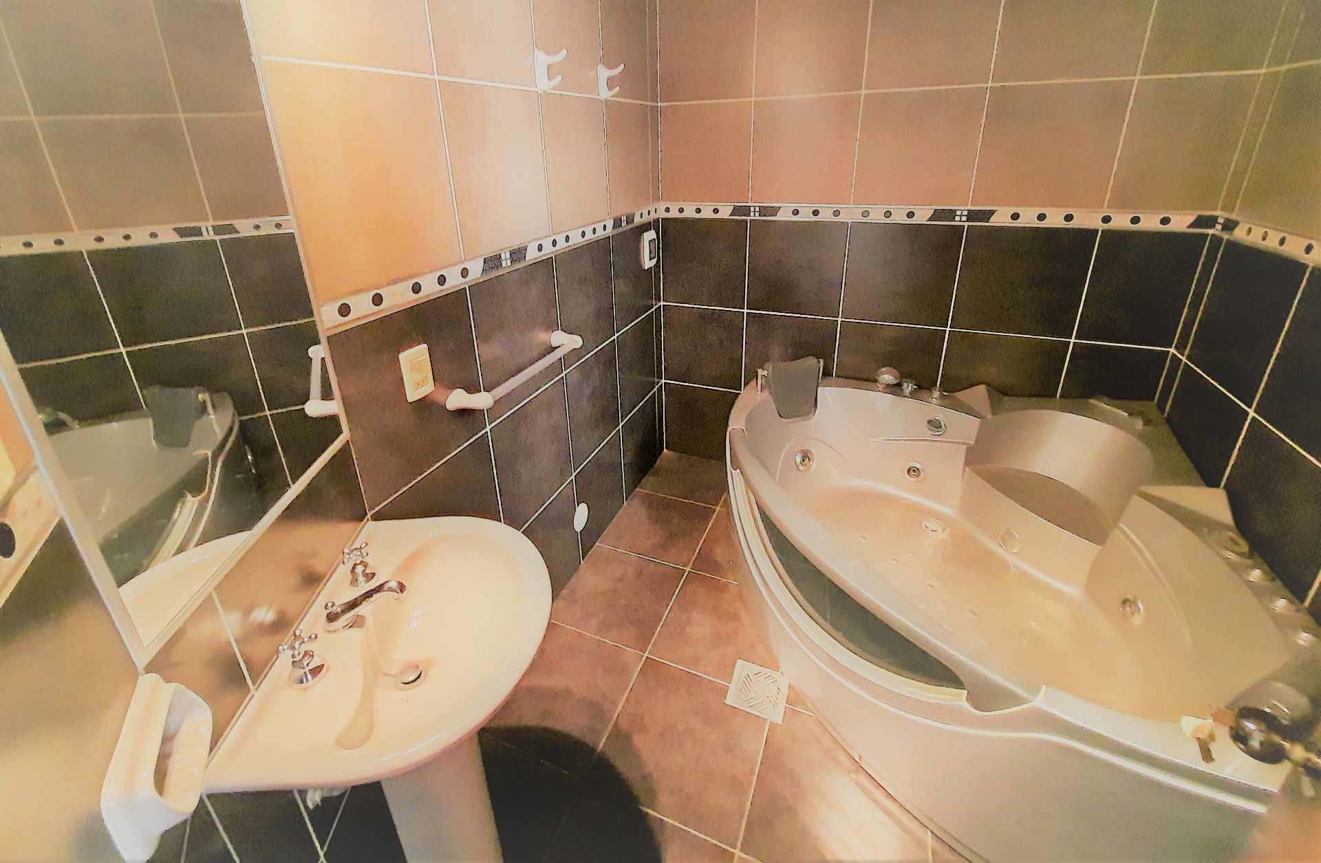 Departamento en Calacoto en La Paz 4 dormitorios 5 baños 2 parqueos Foto 12