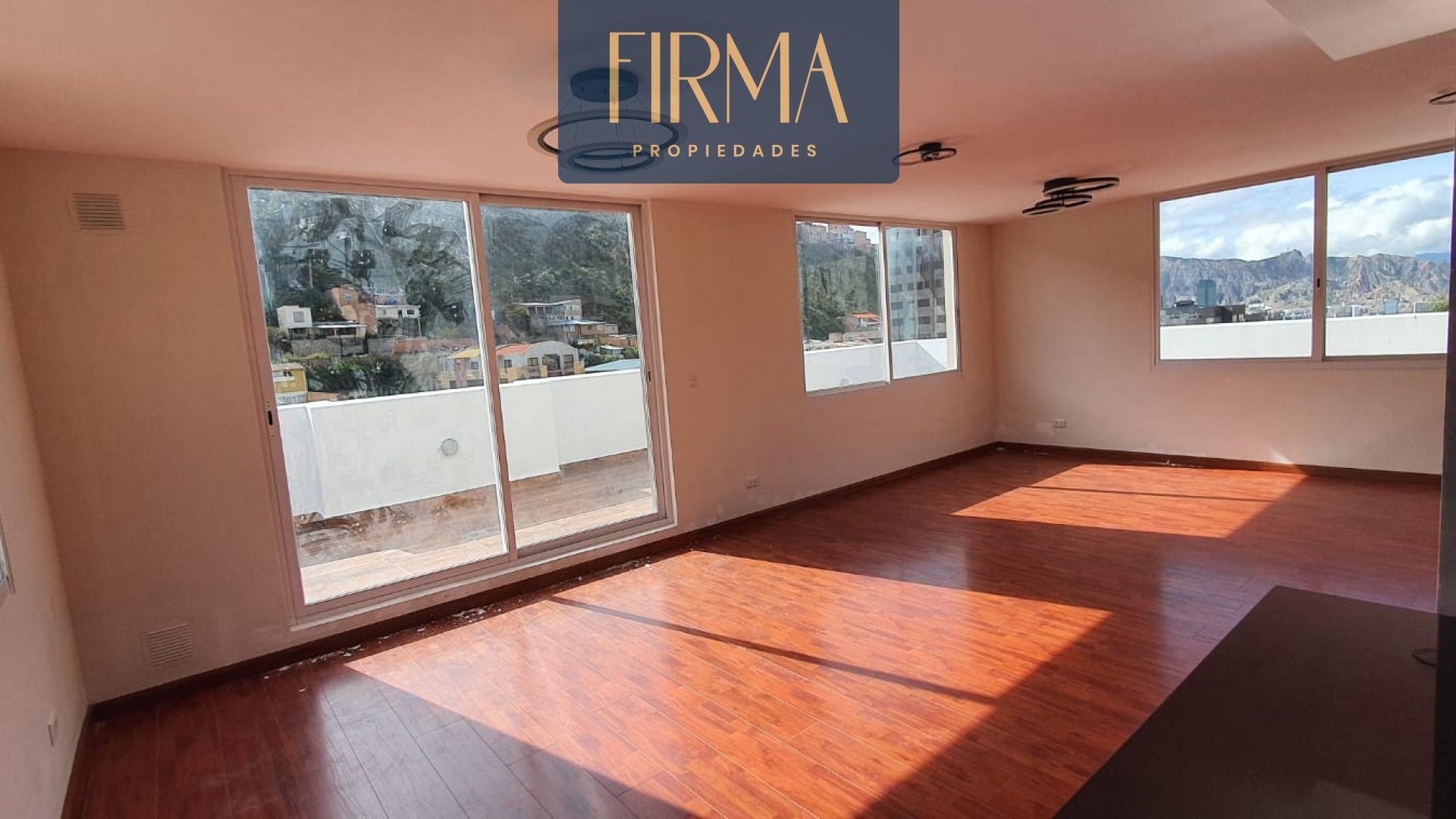 Departamento en Irpavi en La Paz 3 dormitorios 3 baños 2 parqueos Foto 1