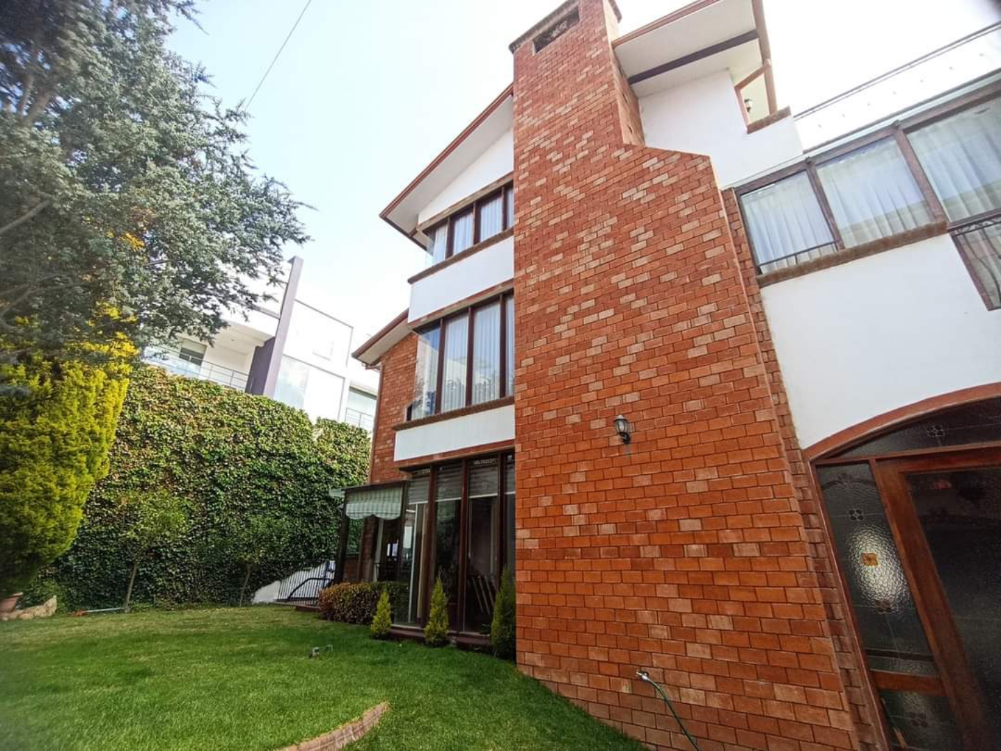 Casa en Irpavi en La Paz 4 dormitorios 5 baños 3 parqueos Foto 30