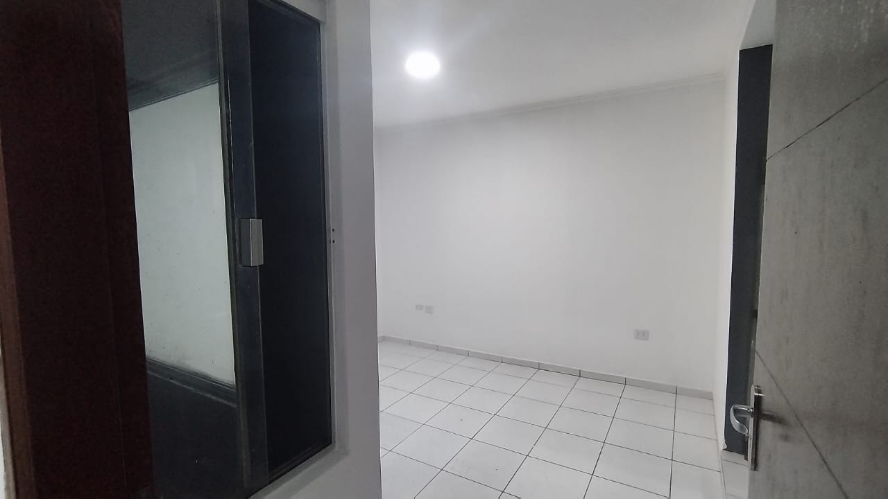 Casa en Entre 7mo y 8vo anillo Norte en Santa Cruz de la Sierra 3 dormitorios 3 baños 2 parqueos Foto 11