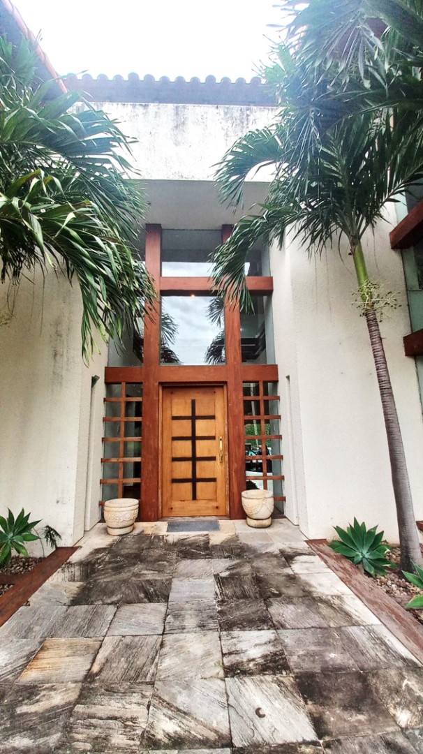 Casa en Entre 2do y 3er anillo Norte en Santa Cruz de la Sierra 5 dormitorios 4 baños 2 parqueos Foto 5