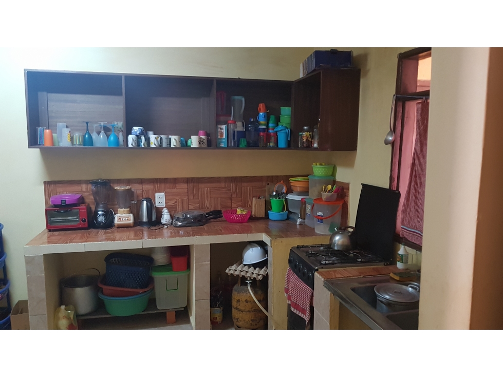 Casa en VentaCasa en anticrético en Zona Norte 3 dormitorios 1 baños 1 parqueos Foto 4