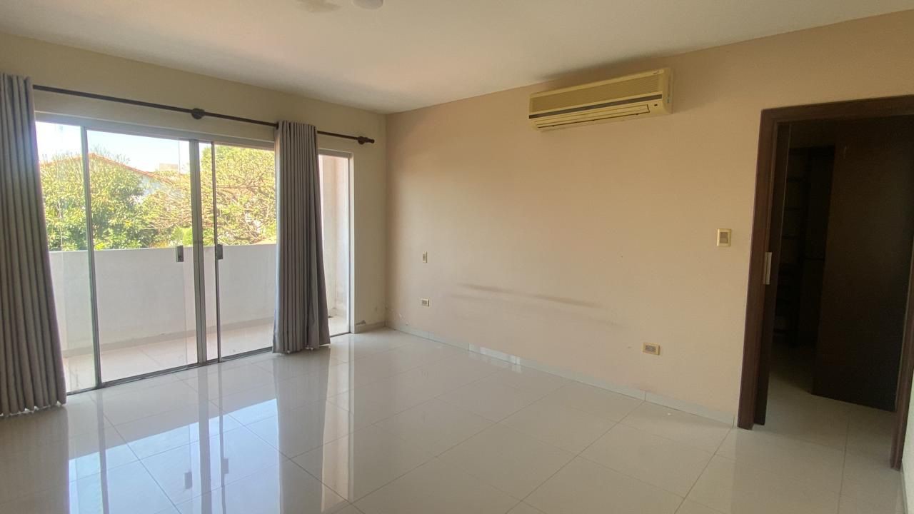 Casa en Alquiler Jardines del Urubó II Foto 14