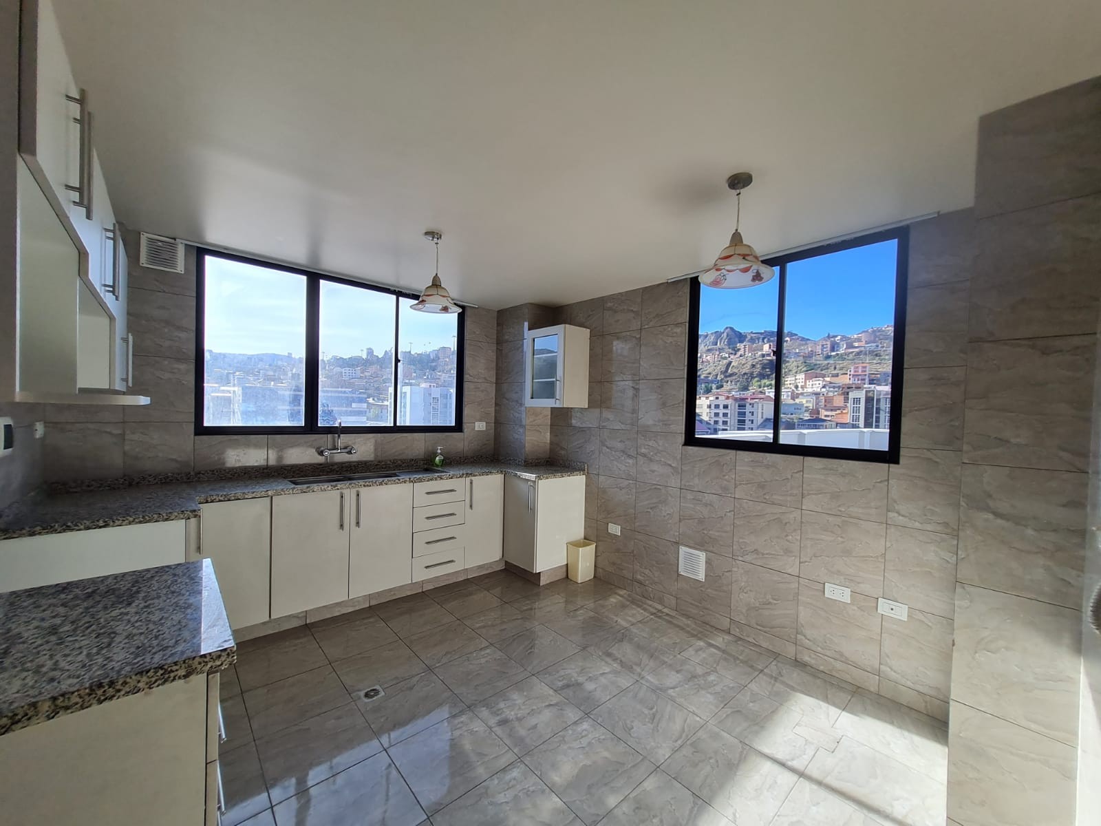 Departamento en VentaObrajes Av. H. Siles Foto 6