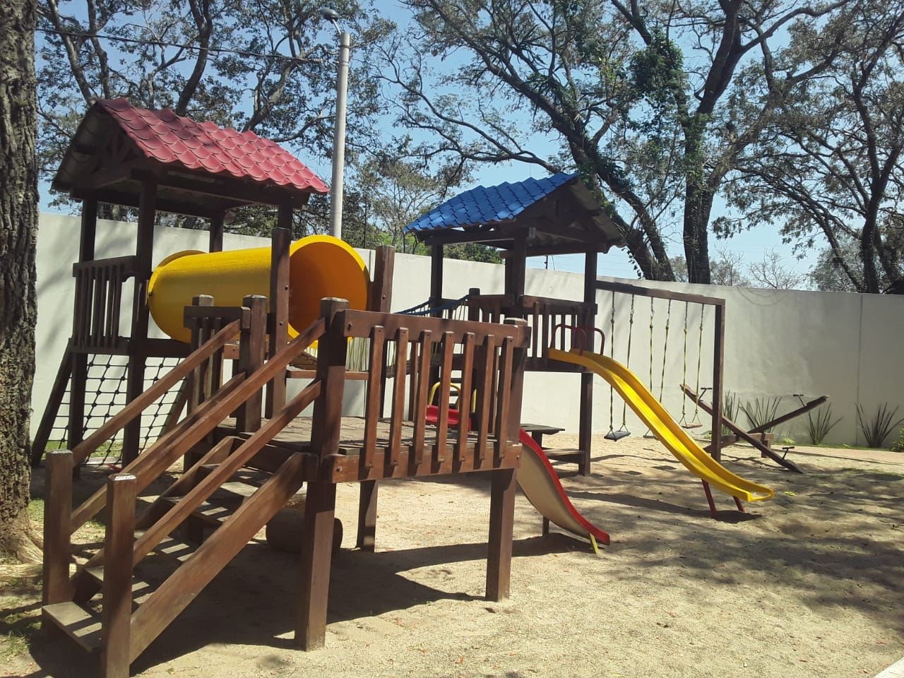 Casa en Alquiler📍CASA EN ALQUILER 
  CONDOMINIO PALMAS DEL OESTE II
Av. Piraí entre 6to y 7mo Anillo

 Foto 9