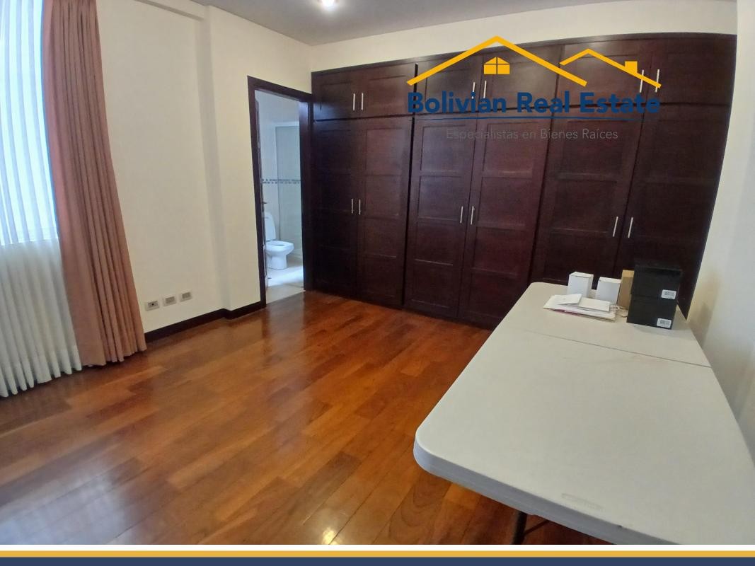 Departamento en VentaEN VENTA – HERMOSO DEPARTAMENTO EN CALACOTO, AV. FUERZA NAVAL 4 dormitorios 5 baños 2 parqueos Foto 8