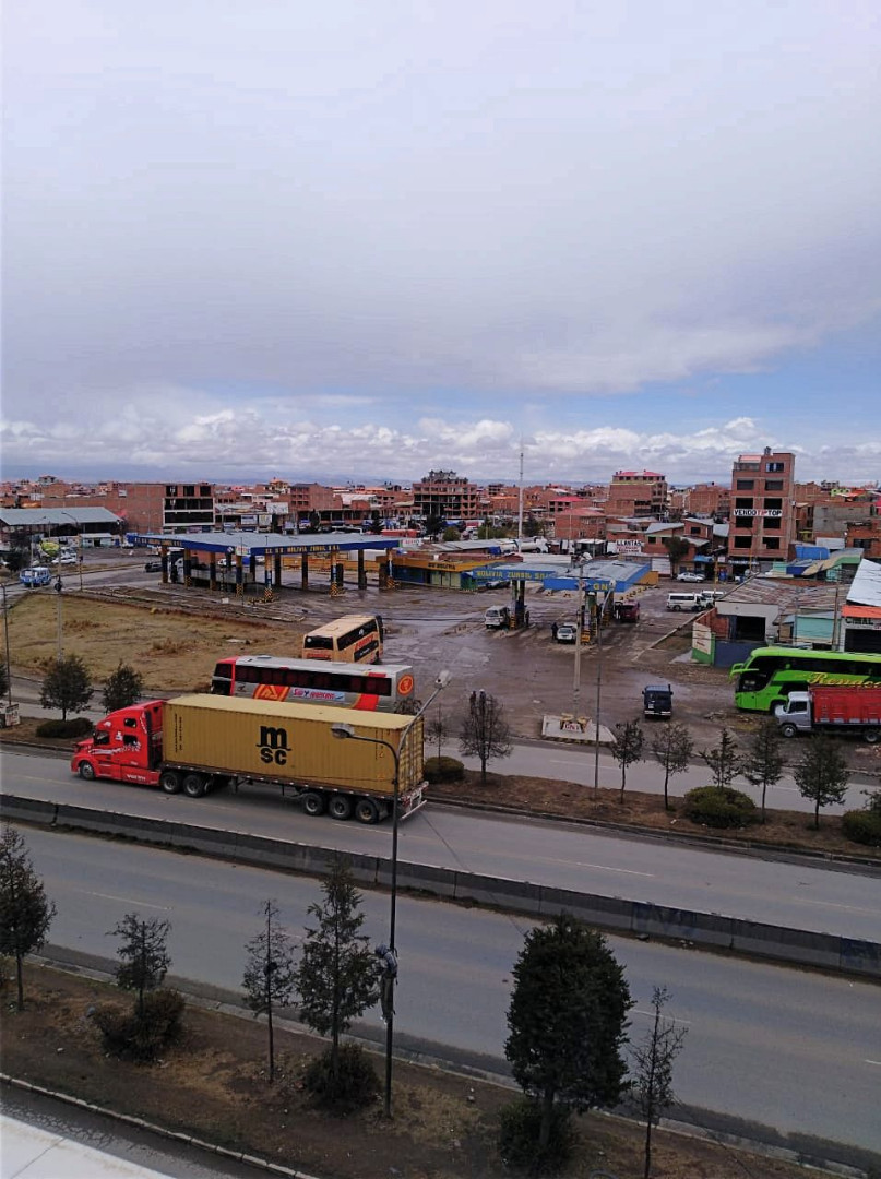 Edificio en Ciudad Satélite en El Alto 1 dormitorios 10 baños 6 parqueos Foto 5