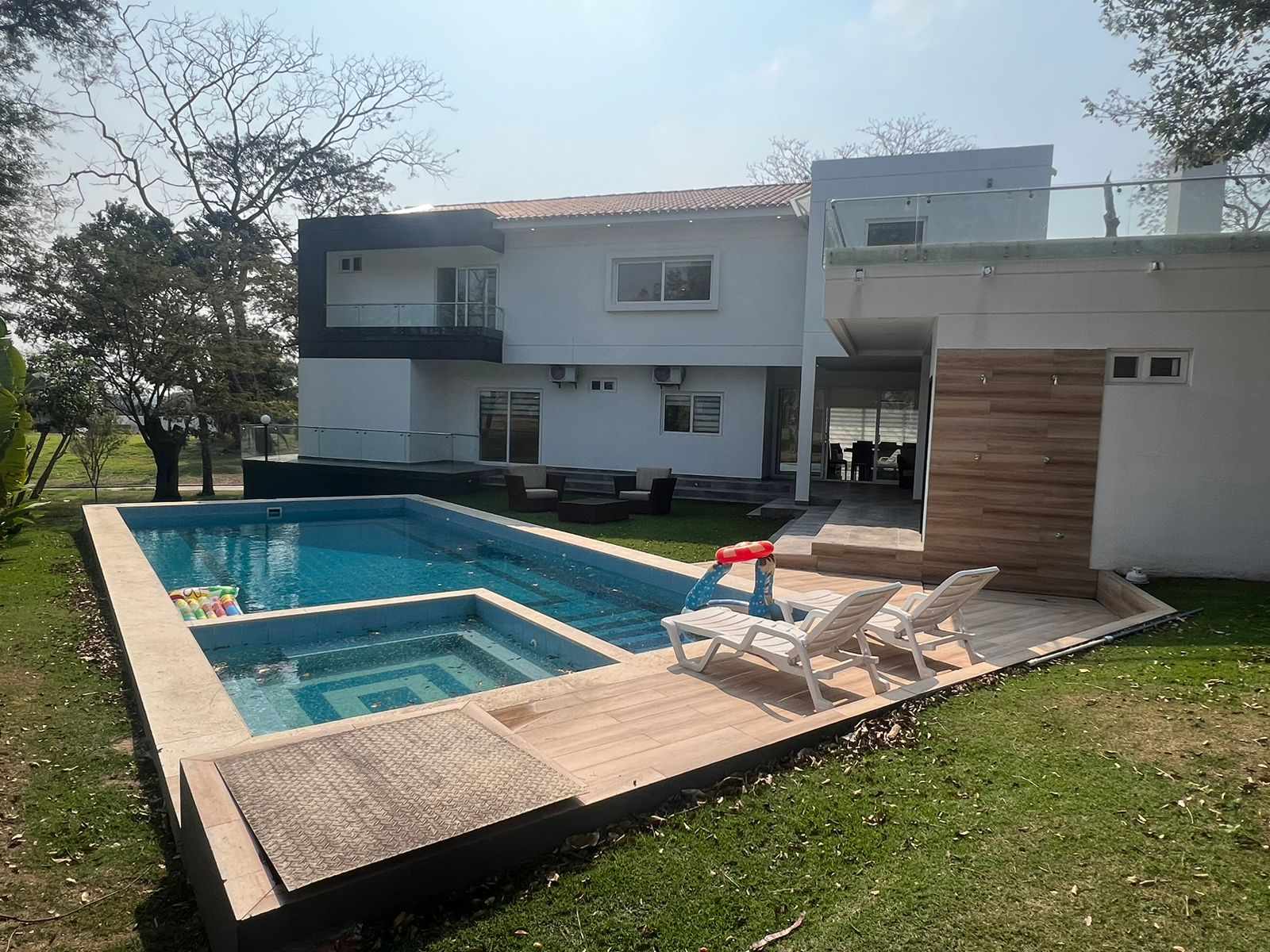 Casa en AlquilerCONDOMINIO URUBO GOLF 5 dormitorios 6 baños 4 parqueos Foto 5