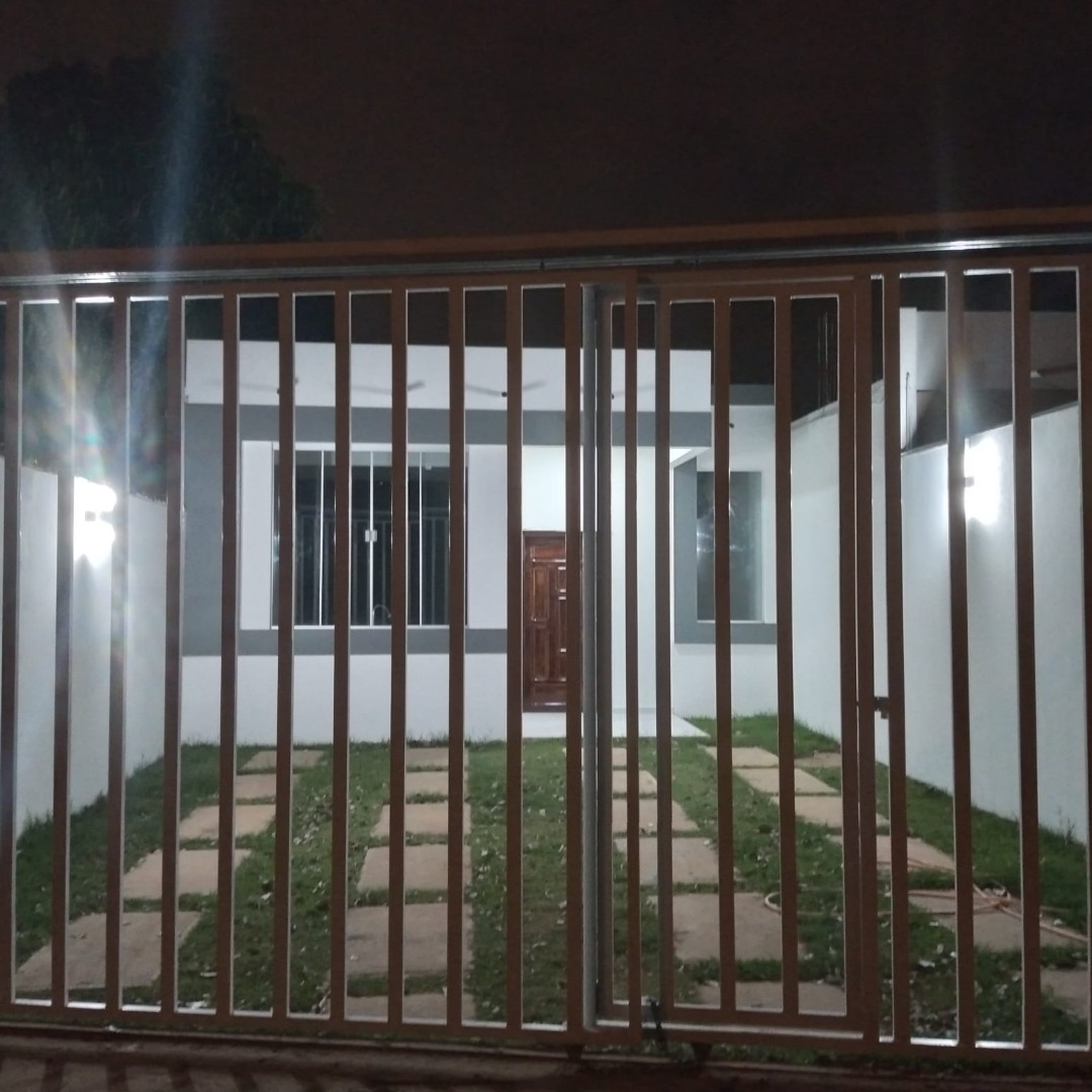 Casa en VentaBarrio 7 de julio a dos cuadras del colegio 7 de julio entre 8vo y 9no anillo zona del plan 3000 3 dormitorios 2 baños 2 parqueos Foto 7