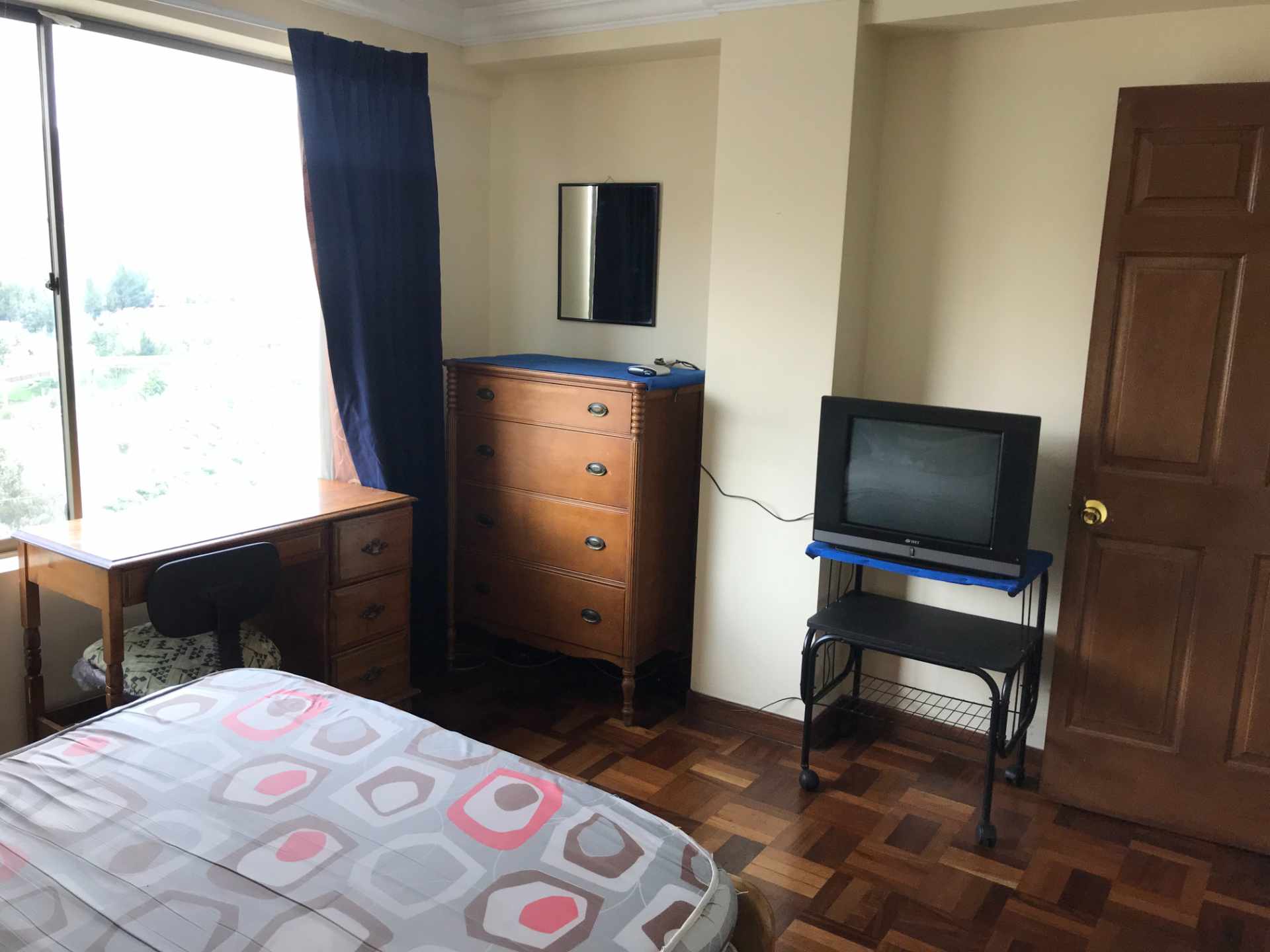 Departamento Edificio Alcázar, Torre Granada, Calle Federico Suazo esq. Batallón Colorados. A una cuadra de la Plaza del Estudiante/Prado. Foto 10