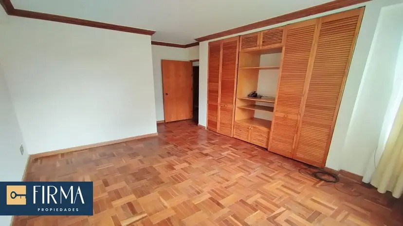 Departamento en AlquilerAvenida Jose Aguirre, zona Los Pinos ( Frente a Impuestos Nacionales ) Foto 9