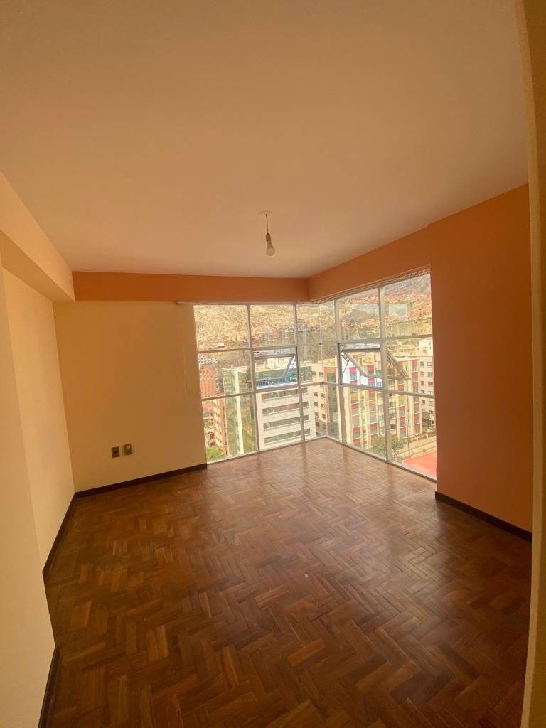 Departamento en Obrajes en La Paz 3 dormitorios 3 baños  Foto 10