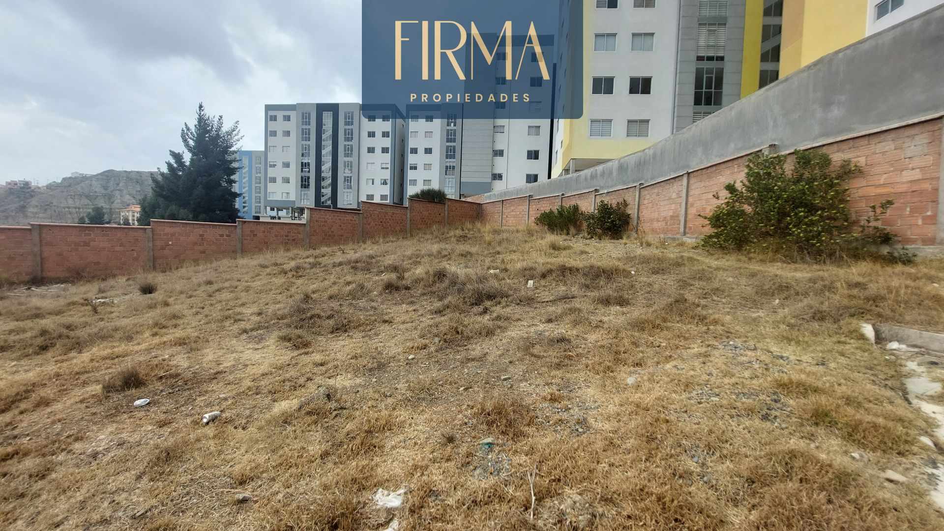 Terreno en VentaTERRENO EN VENTA EN CONDOMINIO CERRADO, LOMAS DE ACHUMANI    Foto 1