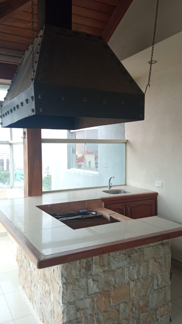 Departamento Cerca Plaza del Estudiante y avenida Mgr Rivero Foto 3