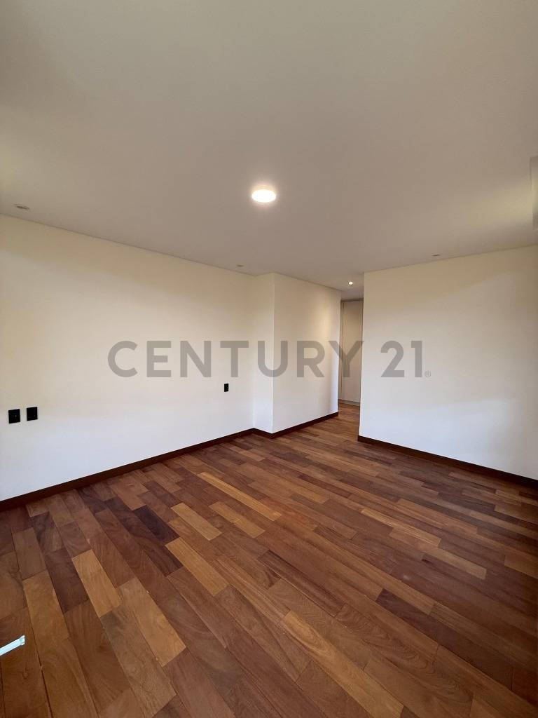 Departamento en Irpavi en La Paz 2 dormitorios 3 baños 1 parqueos Foto 5