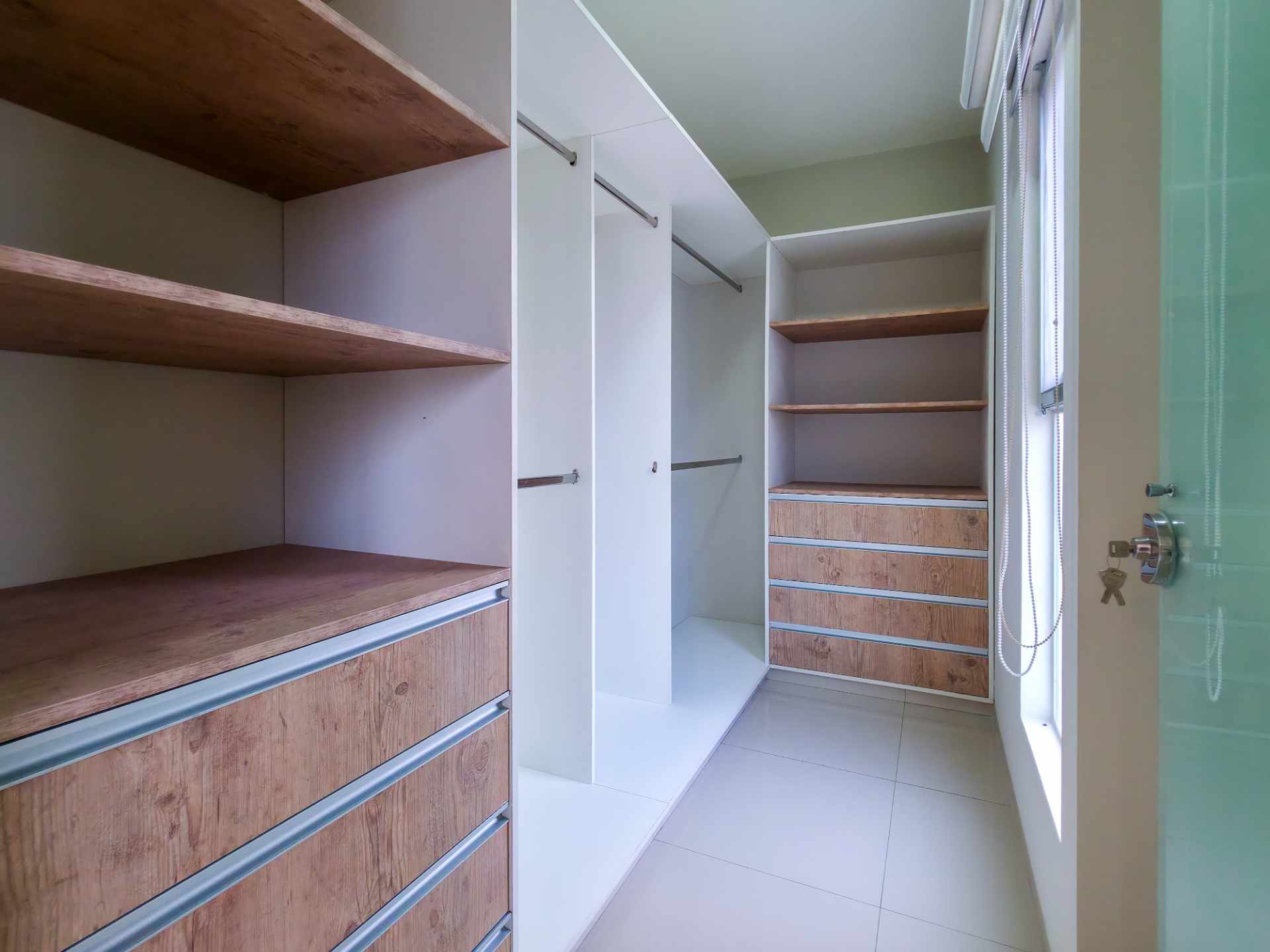 Casa en VentaAv Pirai 6to anillo Condominio Palma mallorca 4 dormitorios 4 baños 4 parqueos Foto 6