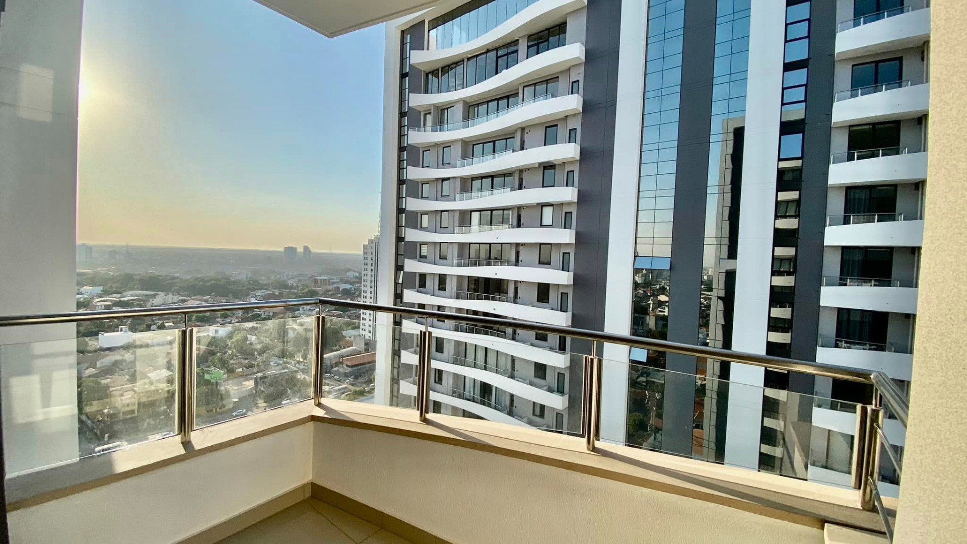 Departamento en Entre 2do y 3er anillo Norte en Santa Cruz de la Sierra 1 dormitorios 1 baños  Foto 21