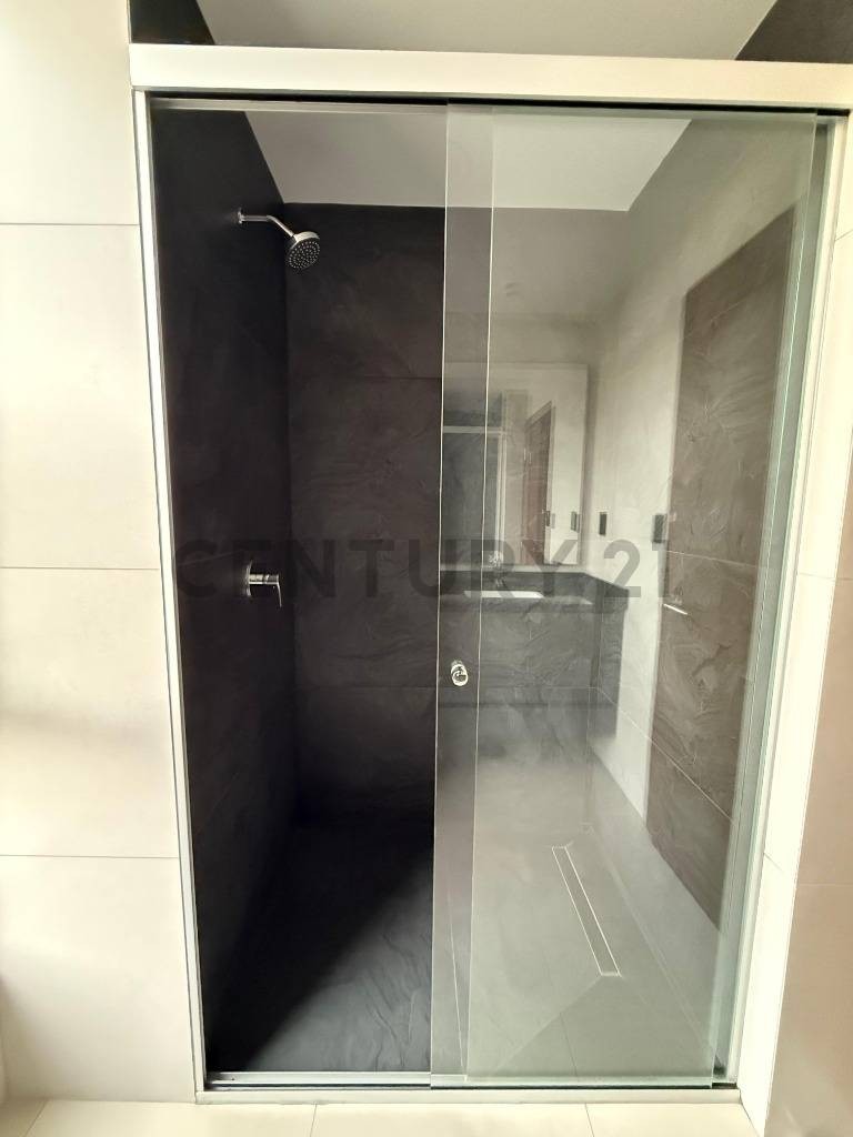 Departamento en Irpavi en La Paz 2 dormitorios 3 baños 1 parqueos Foto 11