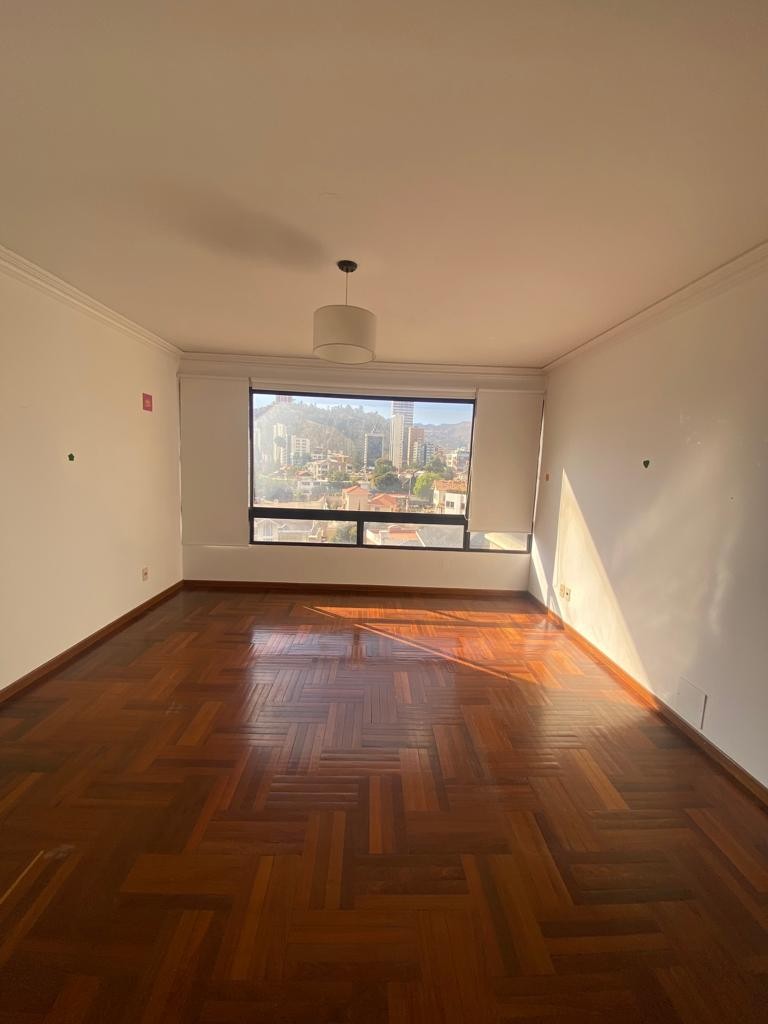 Departamento en Calacoto en La Paz 4 dormitorios 6 baños 2 parqueos Foto 6