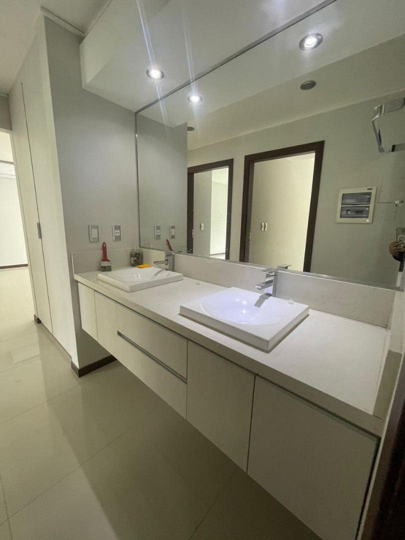 Casa en Entre 3er y 4to anillo Oeste en Santa Cruz de la Sierra 4 dormitorios 6 baños 4 parqueos Foto 29