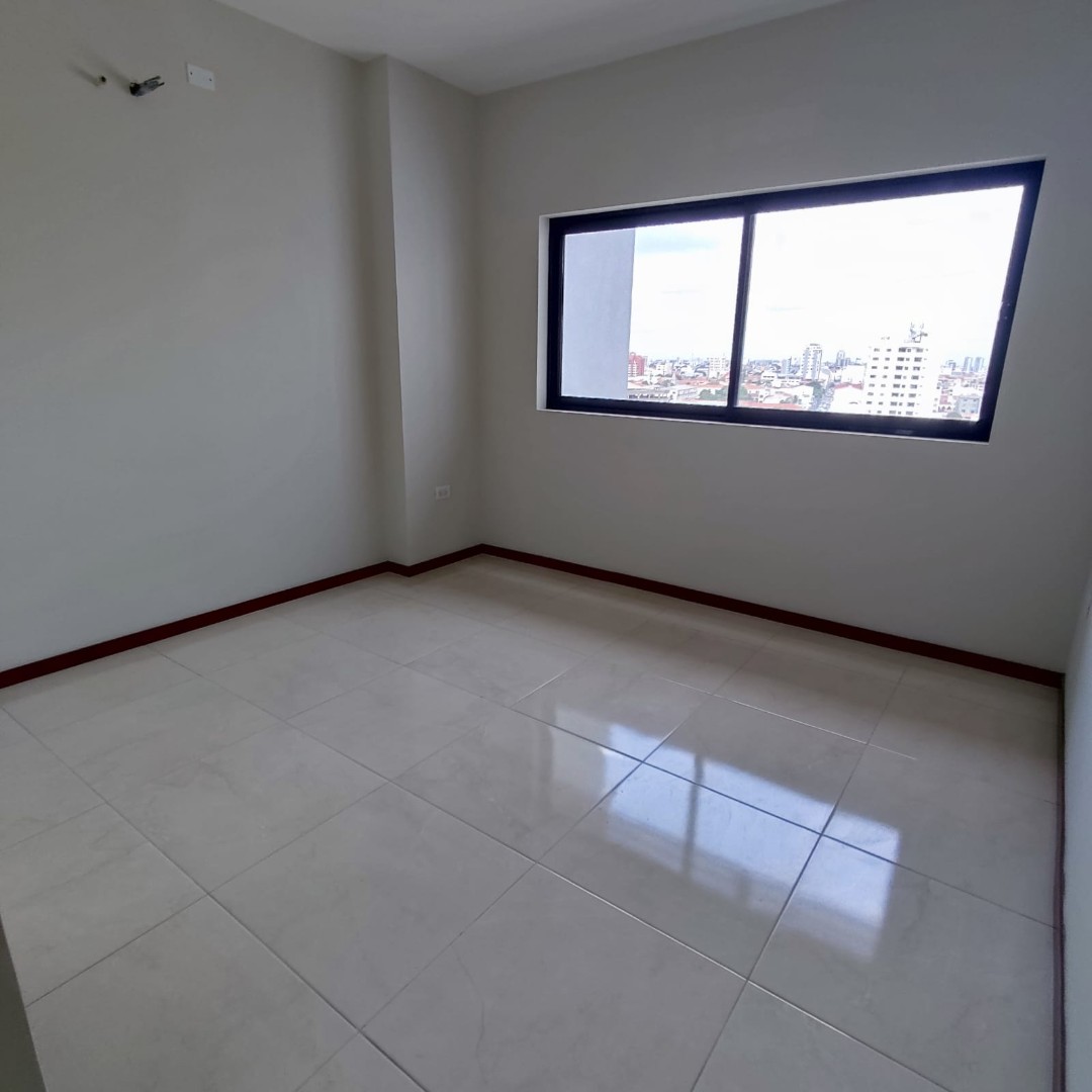 Departamento en Entre 1er y 2do anillo Oeste en Santa Cruz de la Sierra 2 dormitorios 2 baños  Foto 9