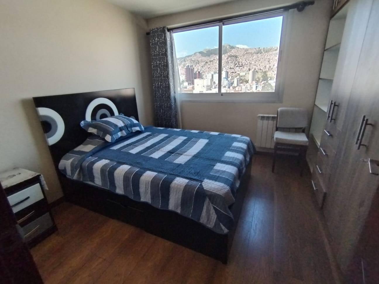 Departamento en San Jorge en La Paz 3 dormitorios 3 baños  Foto 15