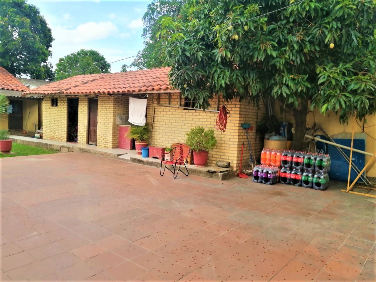 Casa en Entre 5to y 6to anillo Este en Santa Cruz de la Sierra 6 dormitorios 2 baños 4 parqueos Foto 19