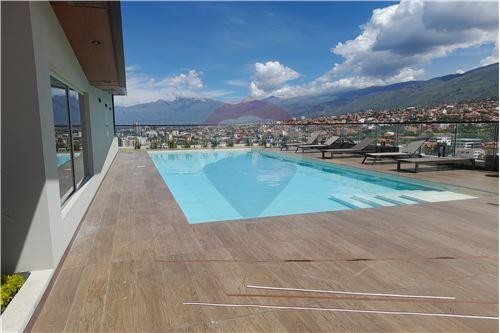 Departamento en Aranjuez en Cochabamba 3 dormitorios 4 baños 1 parqueos Foto 24