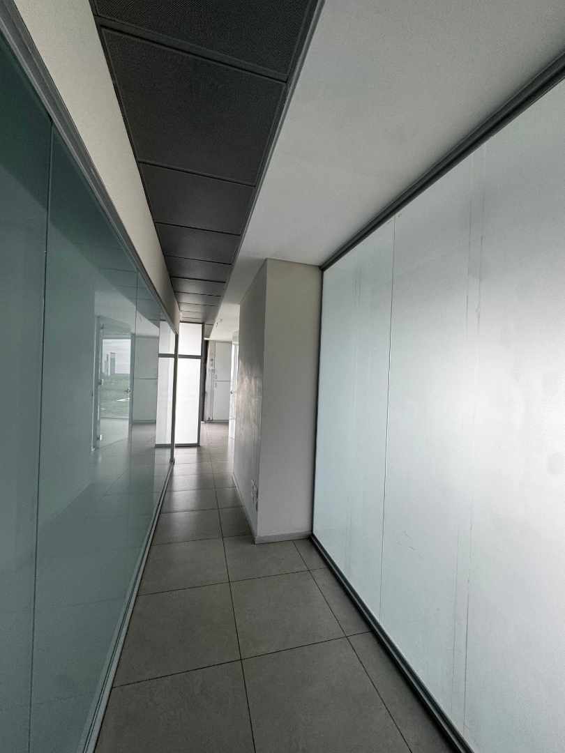 Oficina en AlquilerTORRE DUO 5 dormitorios 1 baños 2 parqueos Foto 6