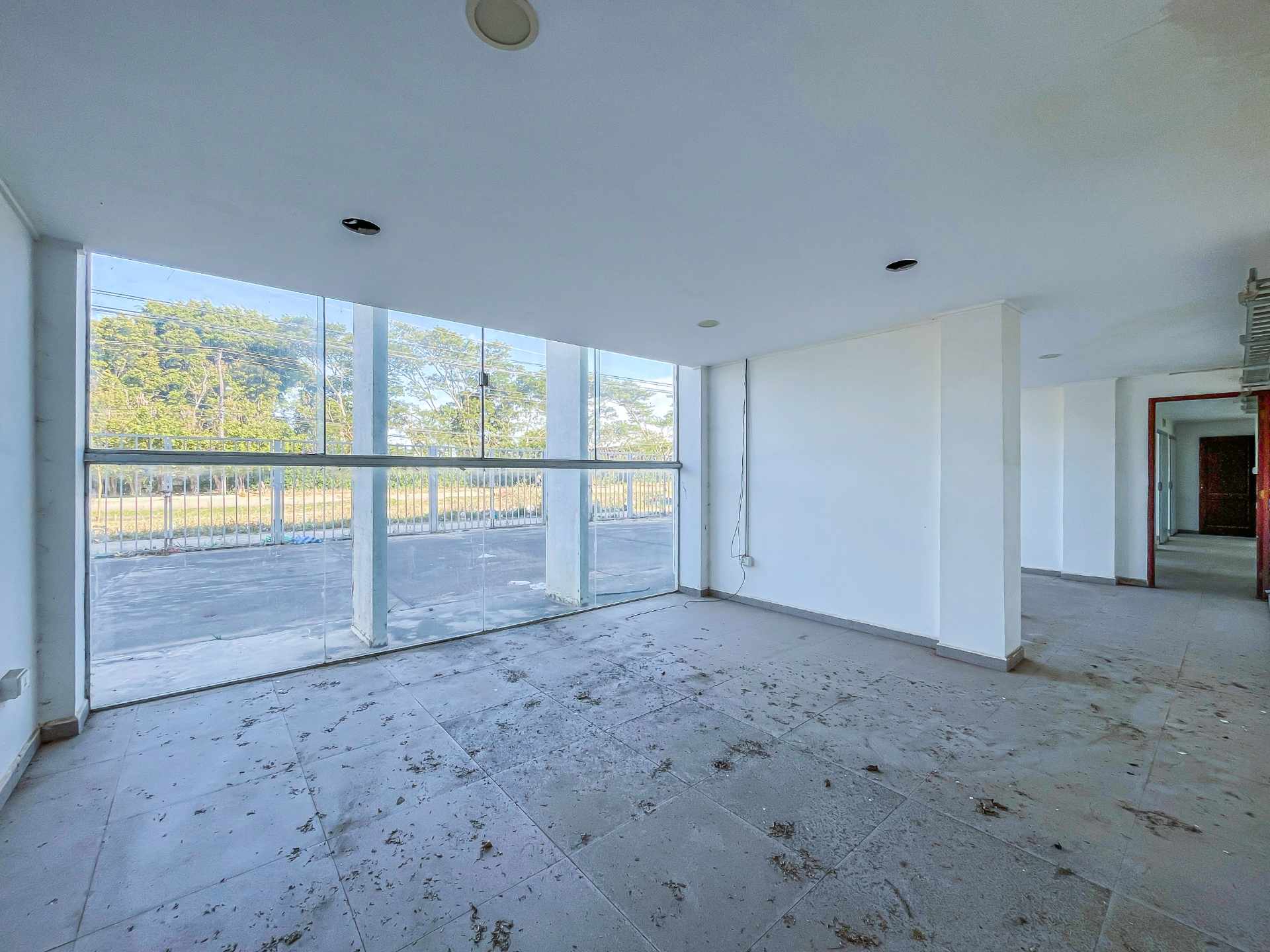 Edificio en Plan 3000 en Santa Cruz de la Sierra 8 dormitorios 5 baños 8 parqueos Foto 10