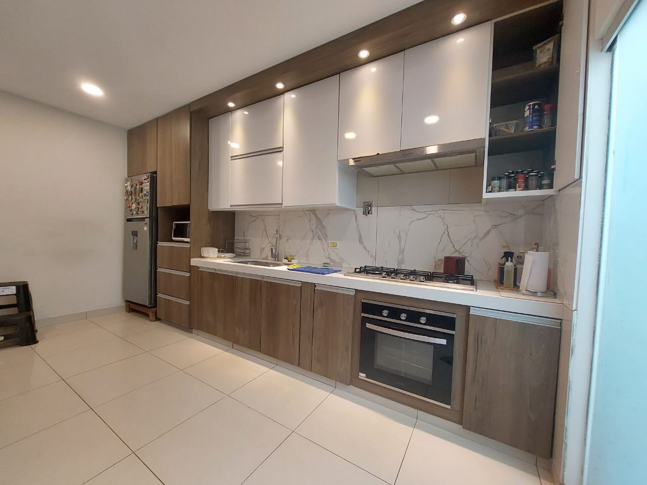 Casa en Entre 4to y 5to anillo Norte en Santa Cruz de la Sierra 4 dormitorios 3 baños 2 parqueos Foto 9