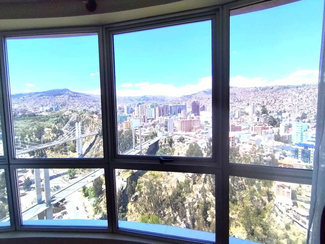 Departamento en AlquilerAVENIDA ARCE   -    LA PAZ  3 dormitorios 4 baños 1 parqueos Foto 27