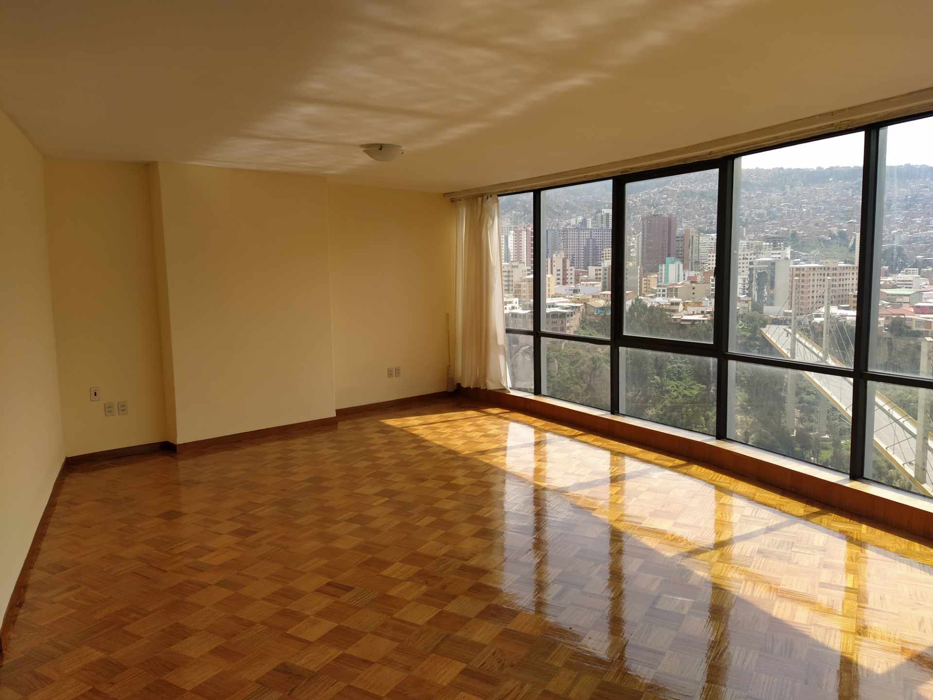 Departamento en VentaPlaza Isabel la Católica, Edificio Torre de las Américas Foto 2