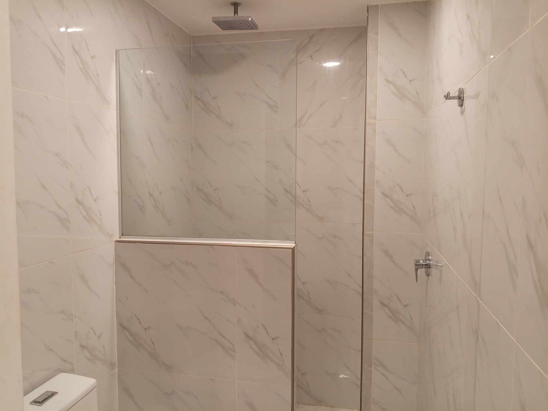 Departamento en Alquiler[CONDOMINIO AGUSTINA| EQUIPETROL NORTE] ALQUILER DEPARTAMENTO AMOBLADO DE 2 DORMITORIOS CON PARQUEO TECHADO. Foto 9
