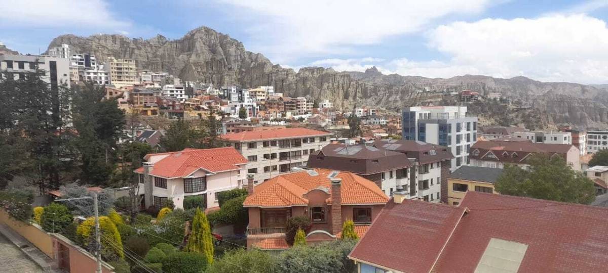 Departamento en VentaACHUMANI, CALLE 32 3 dormitorios 4 baños 1 parqueos Foto 17