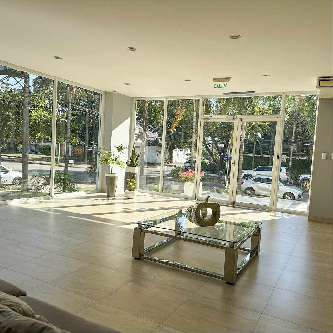 Departamento en VentaCond. San Francisco Norte, Av. Banzer entre 2do y 3er anillo 2 dormitorios 4 baños 1 parqueos Foto 2