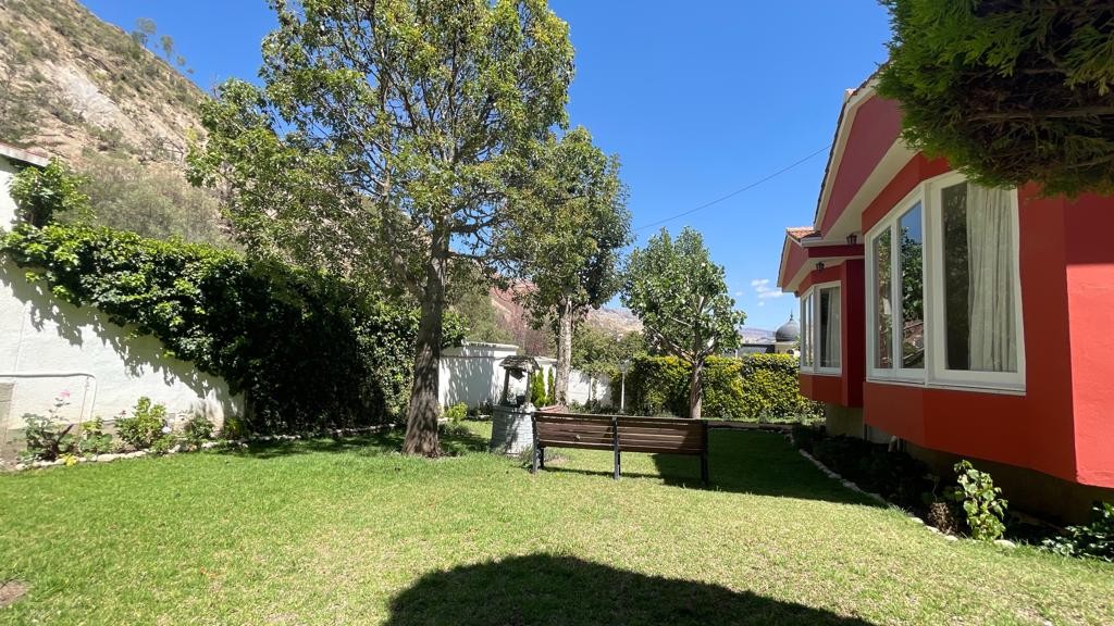 Casa en AlquilerCASA EN ALQUILER EN LA FLORIDA - CONDOMINIO CERRADO 3 dormitorios 4 baños 3 parqueos Foto 2