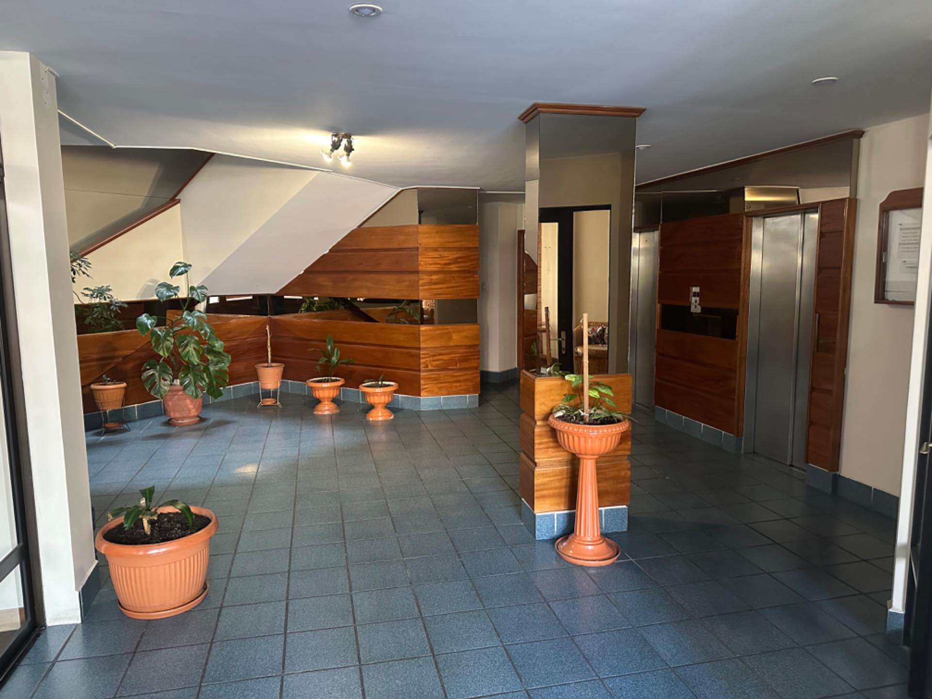 Departamento Venta en dólares. Oportunidad única
Calle 23 calacoto esquina Gabino Villanueva. Foto 5