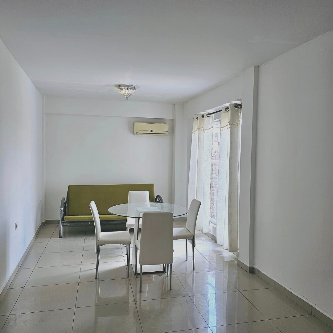 Departamento en Entre 3er y 4to anillo Oeste en Santa Cruz de la Sierra 2 dormitorios 2 baños  Foto 3