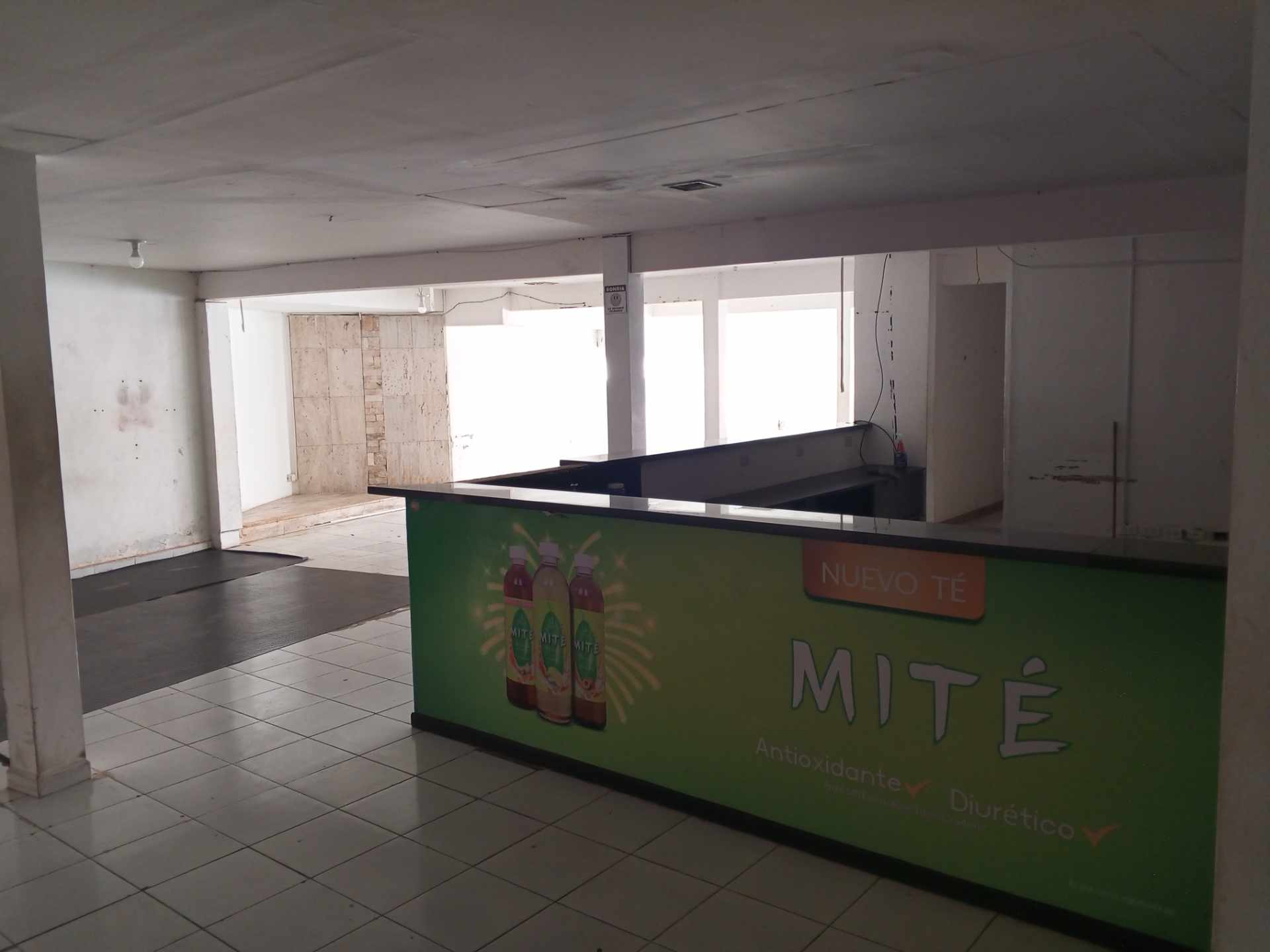 Local comercial en Entre 1er y 2do anillo Norte en Santa Cruz de la Sierra  2 baños  Foto 5