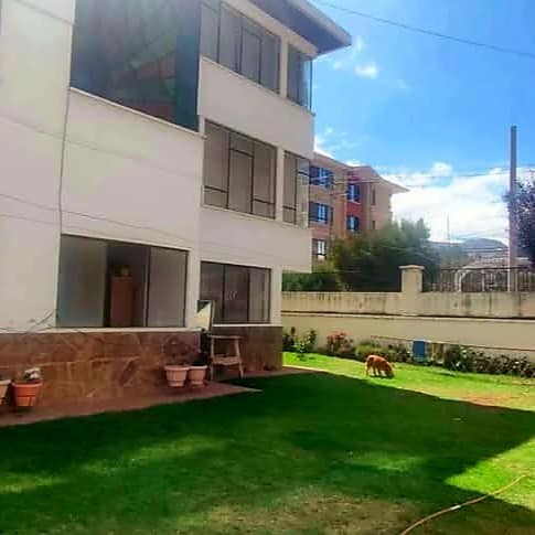 Casa en VentaIrpavi 7 dormitorios 5 baños 3 parqueos Foto 3