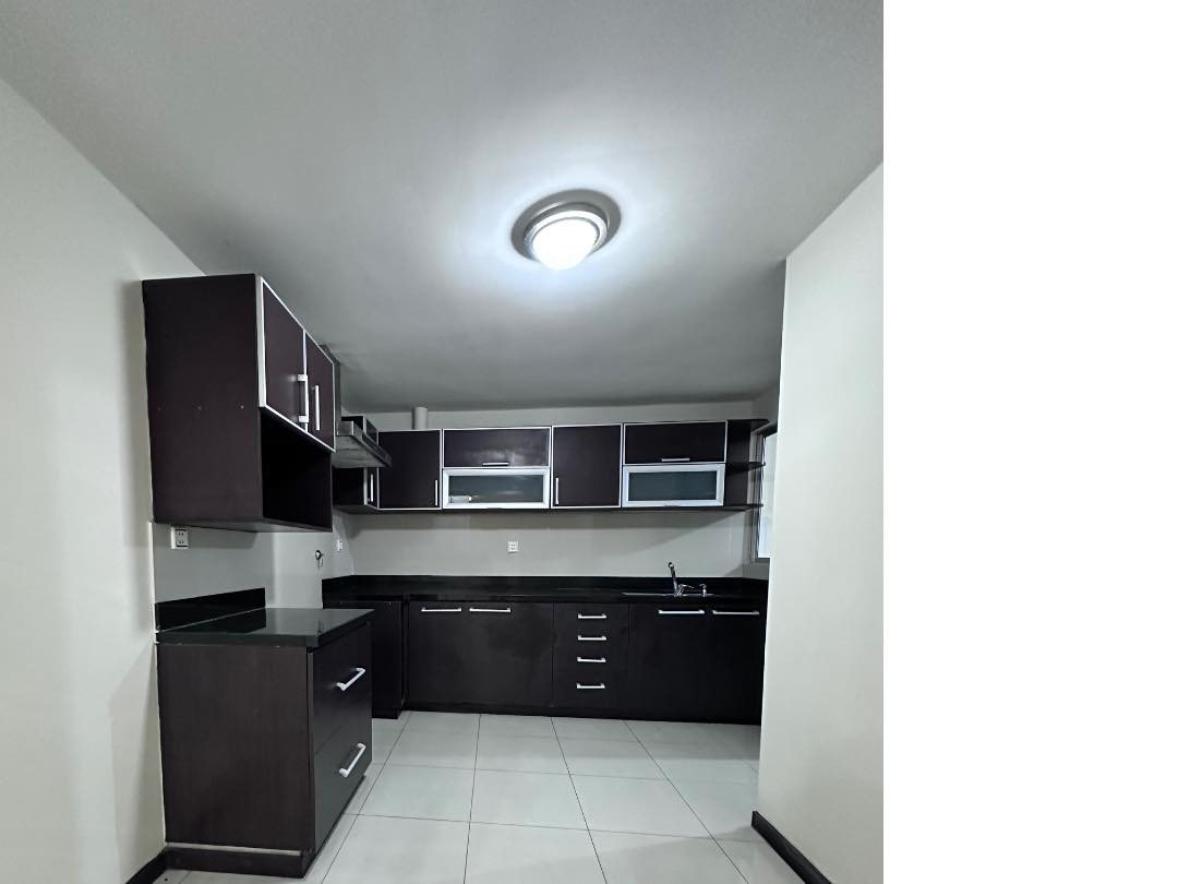 Departamento en Entre 1er y 2do anillo Norte en Santa Cruz de la Sierra 3 dormitorios 2 baños 1 parqueos Foto 9